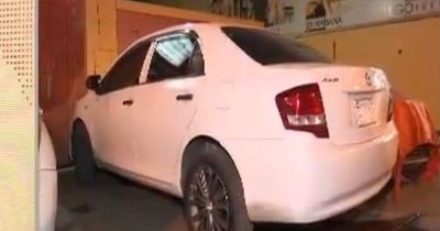 La Nación / Empleada robó G. 53 millones a modelo y compró un auto a su novio