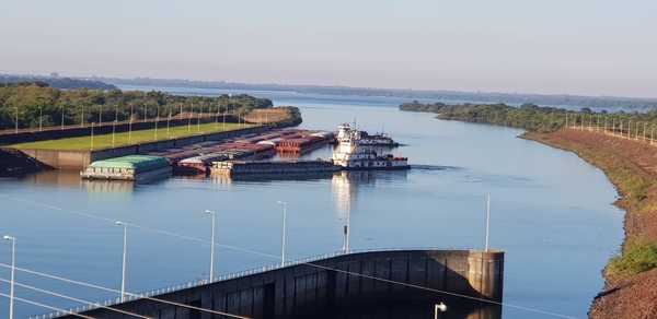 Convoyes con producción agrícola paraguaya continúan travesía hacia mercados internacionales