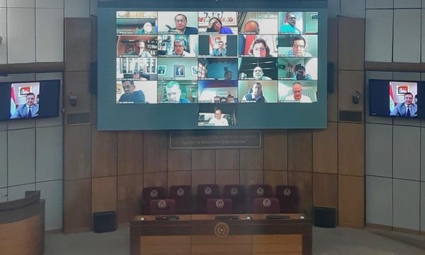 Postergan tratamiento de proyecto que pretende auditar las binacionales