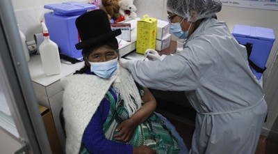 MUNDO | Más de 326.000 personas tienen ambas dosis de la vacuna anticovid en Bolivia