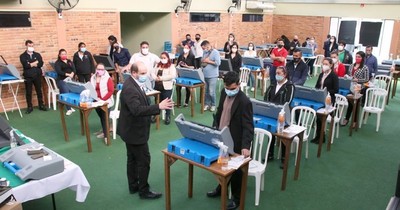 La Nación / JE sigue con capacitación de funcionarios para soporte técnico de máquinas electorales