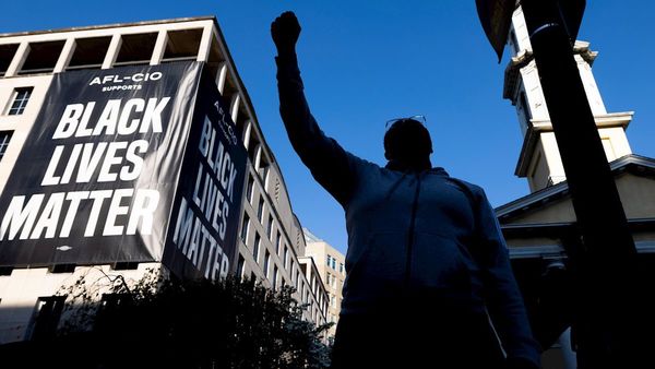 Nueva York se asocia con minorías para frenar los crímenes racistas