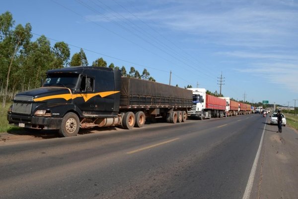 Camioneros retomarán paro por falta de acuerdo con agroexportadoras