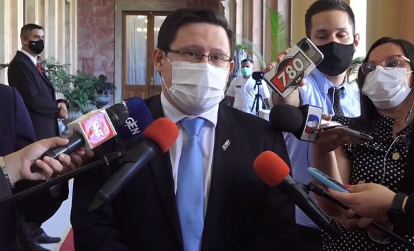 Viceministro considera justo pagar impuesto por servicios digitales