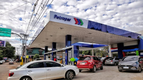 Petropar anuncia suba de precios de combustible desde este sábado