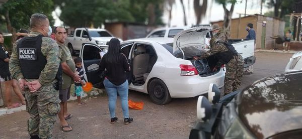 Tres detenidos tras operativo contra microtraficantes de droga en la Chacarita - Nacionales - ABC Color