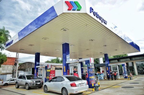 Petropar anuncia suba de precios de combustible desde este sábado