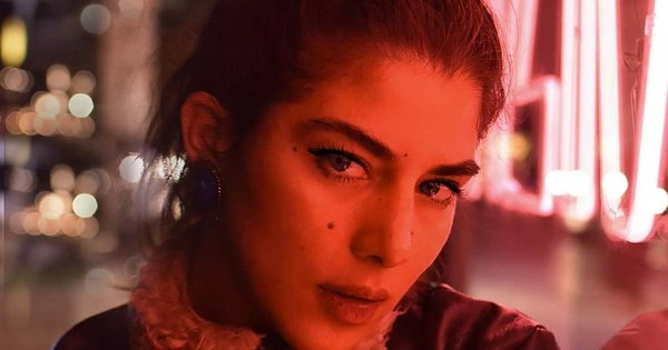 La Nación / Paraguayos por el mundo: Joana Zeni, la joven que emprendió en el arte y la moda en Bs As