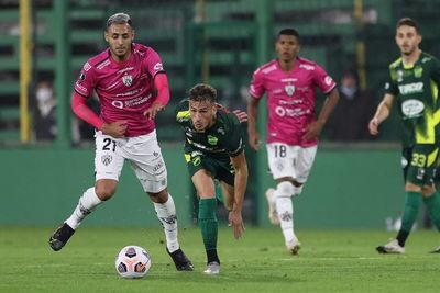 Las árbitras hacen historia en empate de Defensa con Independiente del Valle - Fútbol Internacional - ABC Color