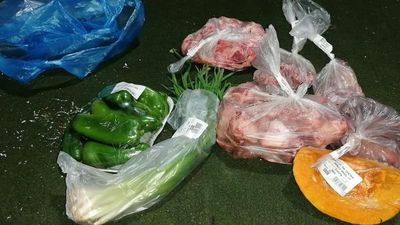 Buscan a motociclista al que se le cayeron su puchero y verduras