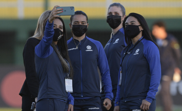 Diario HOY | Mujeres hacen historia en la Libertadores al dirigir un compromiso