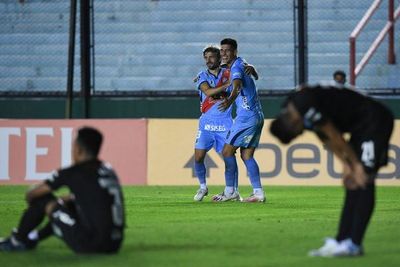 Arsenal derrota al Bolívar y saca pasaporte para octavos de Sudamericana - Fútbol Internacional - ABC Color