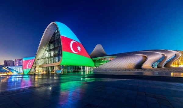 Celebran el Día de la República en Azerbaiyán, la primera república parlamentaria democrática en el Oriente Musulmán