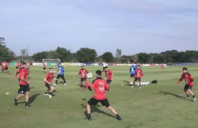 Cielo albirrojo  en el horizonte - Fútbol - ABC Color