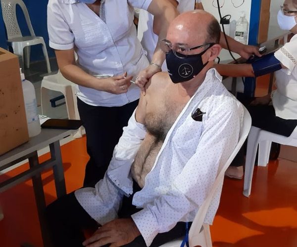 Desvinculan a 3 funcionarios del PAI y ex director de Hospital Distrital por vacunación irregular en Franco – Diario TNPRESS