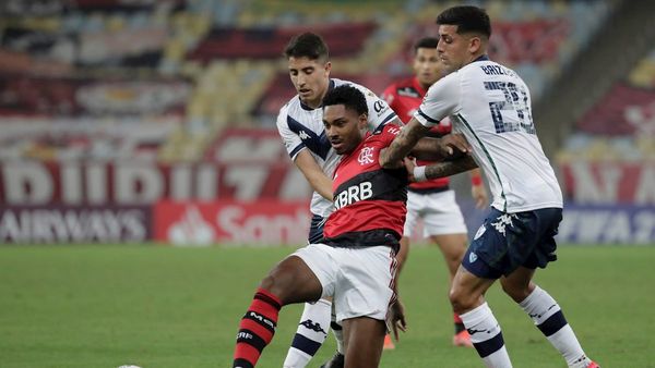 Flamengo retiene la punta ante Vélez