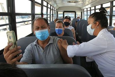 México iniciará durante la próxima semana la vacunación de mayores de 40 años - Mundo - ABC Color