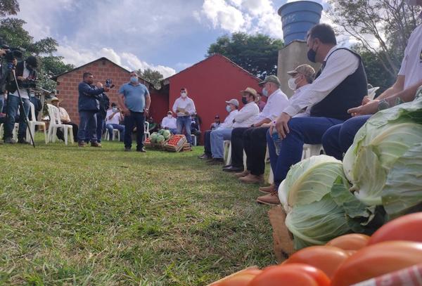RI.3 Corrales: Productores Frutihortícolas llegaron a un acuerdo con el Ministro de Agricultura y Ganaderia – Prensa 5