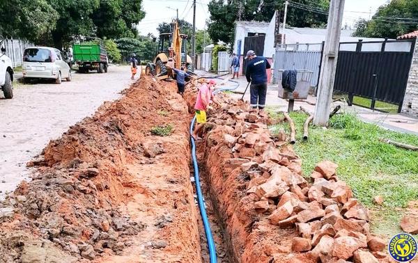 Essap realiza cambio de 150 metros de cañerías en Loma Pytá •