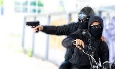 Sicarios matan a dos que iban en moto, minutos después un tercer prójimo muere acribillado