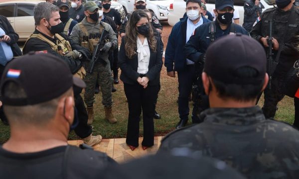 Ministra visita penal de PJC tras denuncia de amenazas al director Esquivel