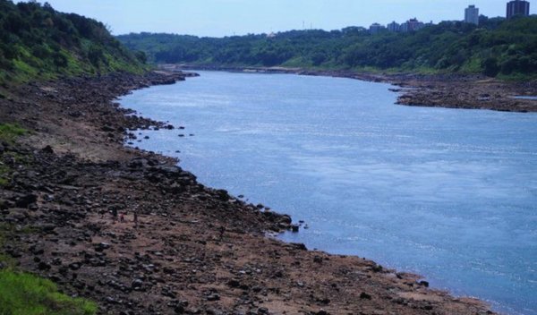 Se produce un récord histórico de bajo caudal en la cuenta alta del Río Paraná - Megacadena — Últimas Noticias de Paraguay