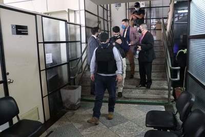 FISCAL IMPUTÓ AL JEFE REGIONAL DE LA SENAD Y A OTRO AGENTE ESPECIAL, QUIENES HABRÍAN REQUERIDO COIMA A INTENDENTE DE CAMBYRETÁ