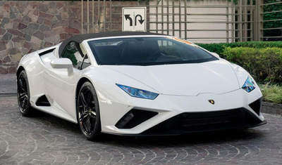 ¡Casi muere! Joven ayunó 33 días para regalarle un Lamborghini a su novia