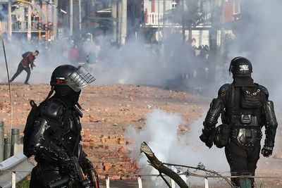 Duque ordena máximo despliegue militar para contener la violencia en Cali - Mundo - ABC Color