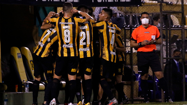 Guaraní honra el ciclo Costas con victoria sobre Cerro Porteño