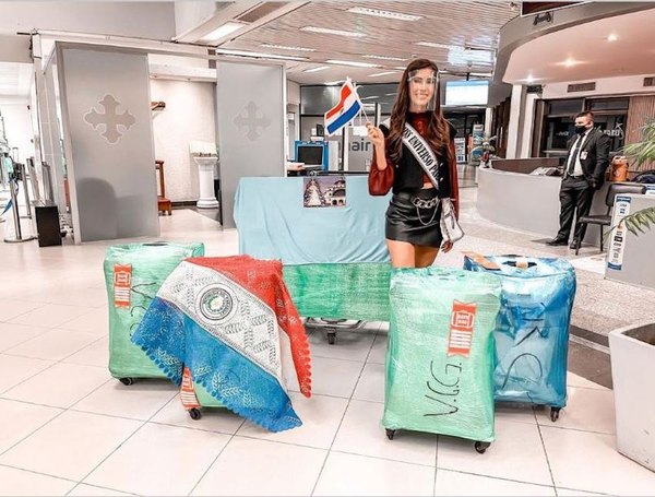 Crónica / Pelaron las maletas de ñande Miss cuando regresó al país