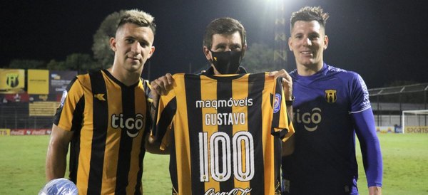 Costas: 'Agradezco a los jugadores por este regalo y al hincha, gracias de corazón'