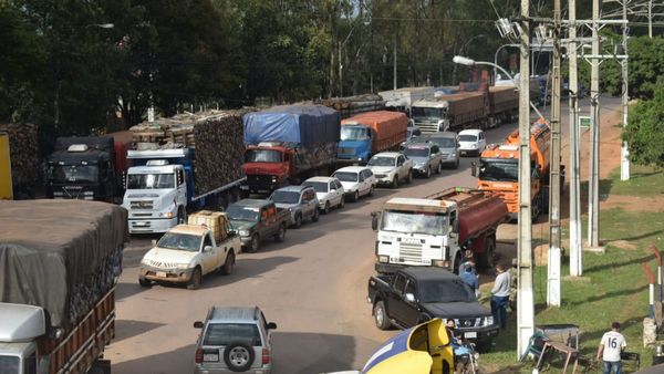 Sojeros suspendieron carga de granos en camiones