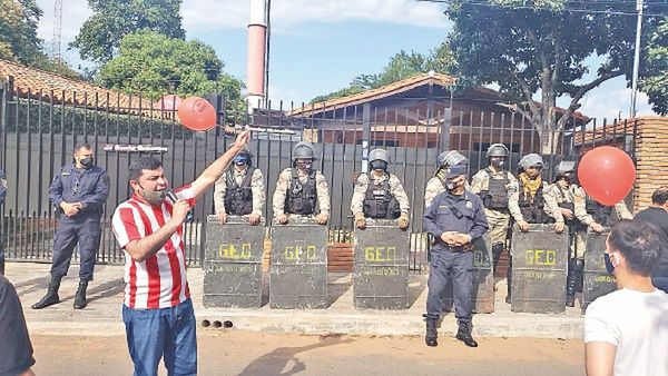 En Ñemby exigen imputación contra el intendente Lanzoni