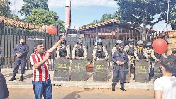 En Ñemby exigen  imputación contra el  intendente Lanzoni