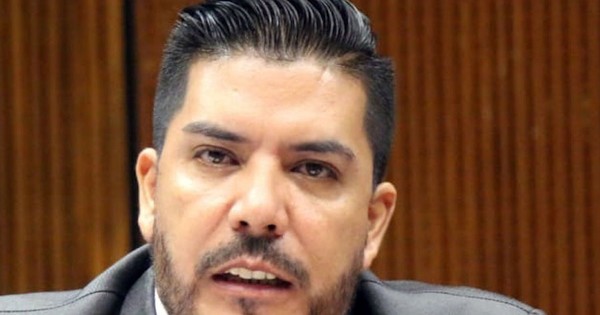 La Nación / C. Portillo acciona en contra de su destitución