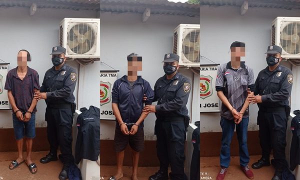 Detienen a tres sujetos y recuperan uniformes de policía robados