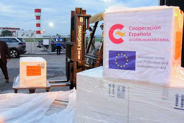 Arriban al país dos toneladas de medicamentos donados por España