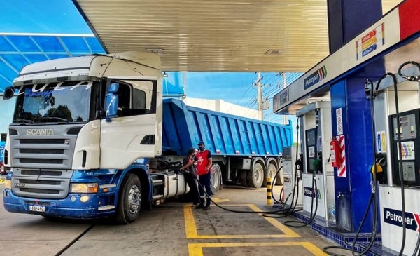 Diario HOY | Rigen nuevos precios del combustible en servicentros de Petropar