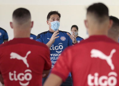 Albirrojos ya concentran de cara a los juegos por Eliminatorias | OnLivePy