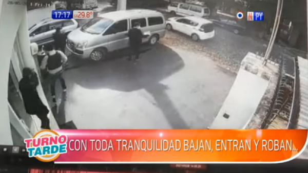Personas armadas asaltaron tienda de celulares en Fernando de la Mora