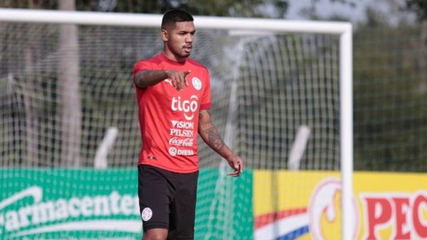 El chico de la "visha" que vestirá la ALBIRROJA
