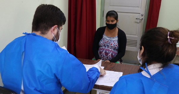 La Nación / Ante el contexto crítico por COVID-19, se insta a planificar los embarazos
