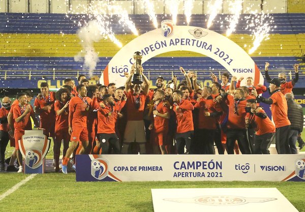 Crónica / ¡SALUD, CAMPEÓN!