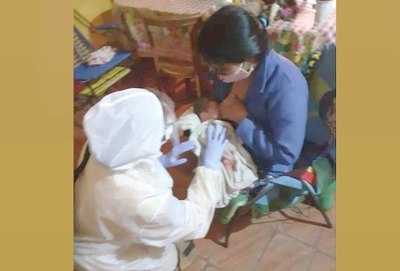 Crónica / Un bebe’i nació sobre un sillón en su propia casa