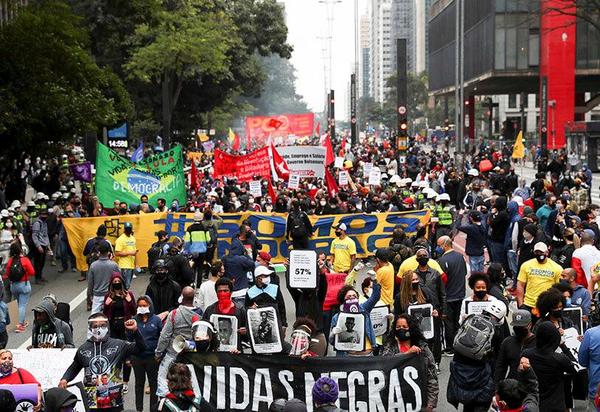 Brasil: Miles salieron a las calles pidiendo juicio político a Bolsonaro