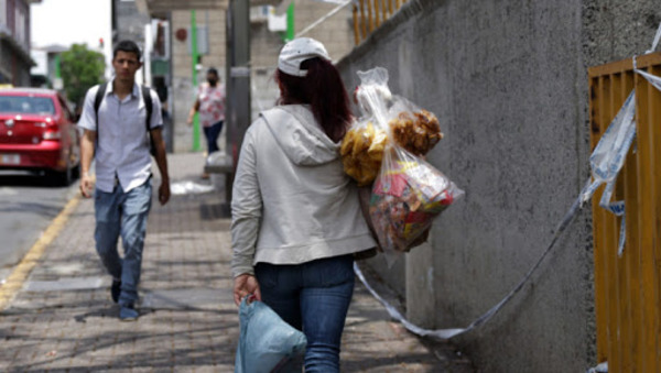 Empleo femenino el más afectado por sucesivas restricciones