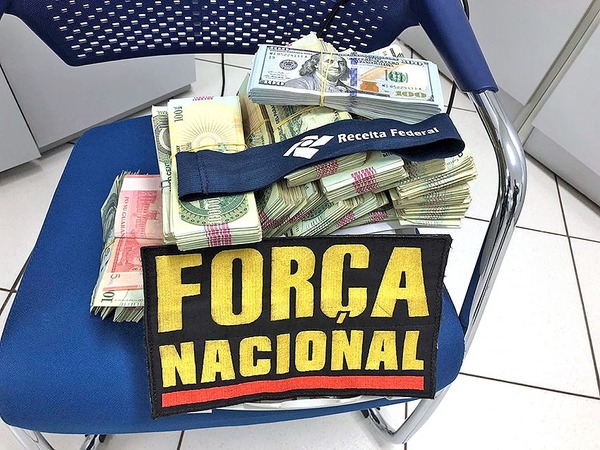 Decomisan DOLARES y GUARANIES en el Puente