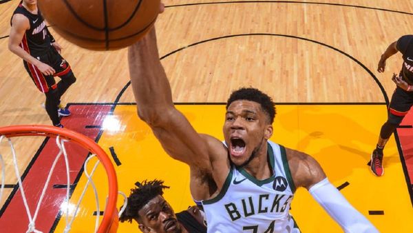 Bucks de Milwaukee barren la serie