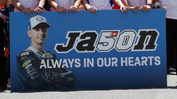 Video de la tragedia en el Moto3: Así murió Jason Dupasquier tras sufrir un grave accidente en pista